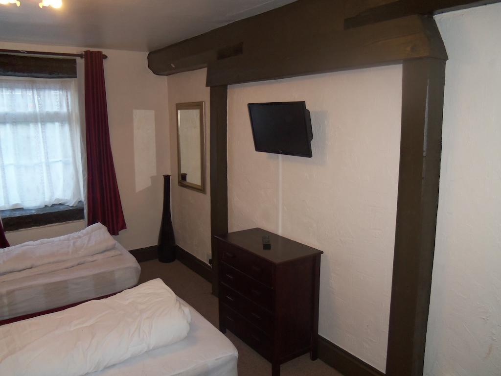 The Cross Inn Cauldon Стая снимка
